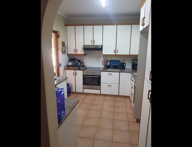 4 BEDROOM HOUSE FOR SALE IN BLUFF